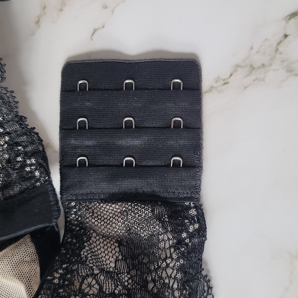 Victoria's Secret Very Sexy bralette - Picture 4 of 4